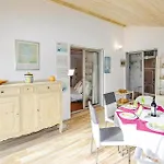 Cozy Home In St, Cyprien With Kitchen