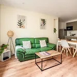 Chaleureux Appartement, Centre Ville