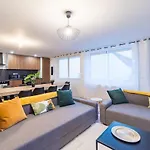 Belle Maison Pour 12 Personnes Cote De Granit Rose