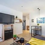 Appartement Tout Equipe Au Bord De La Plage Des Catalans