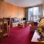 Appartement Ensoleille 2 Pieces, Pieds Des Pistes Courchevel 1850, Balcon Sud, Casier A Skis, Parking - Fr-1-575-36