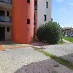 Appartement Equipe Pour 4 Personnes Avec Piscine - 4Cara8