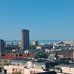 Central Et Calme, Vue Ville Et Mer, Parking Prive, Ascenseur