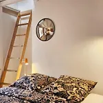 Studio Chaleureux Et Atypique Au Coeur De Sete