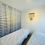 Agreable 3 Pieces, Parking, Piscine Chauffee