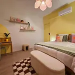 Le Pastel Yourhosthelper