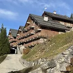 Charmant Appartement Proche Pistes Avec Balcon Et Parking - Meribel - Fr-1-180-358