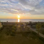 Appartement Entierement Renove En Bord De Mer Avec Vue Imprenable Et Parking Prive
