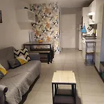 Beau Studio Avec Grande Terrasse