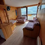 Les Menuires Residence Brelin Skis Aux Pieds