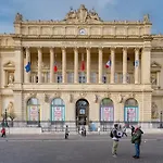 Chez Max A 2 Minutes Du Palais Longchamp