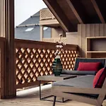Antares Orion 301 - Magnificent Ski Inski Out Penthouse Apartment