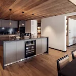 Antares Sirius 502 - Spacious Rooftop Ski Inski Out Apartment