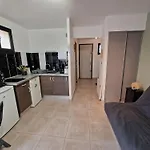 Appartement T1 Avec Terrasse, Parking, Proche Plage Et Commodites - Fr-1-387-207