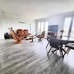 6 Appartements Et 4 Adresses A Mi-Chemin Entre Le Vieux Port Et L Ile De Re