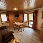 Appartement En Montagne, 4 Pers, Proche Des Pistes Et Commerces, Animaux Acceptes, Balcon, Casier A Skis - Fr-1-180-73