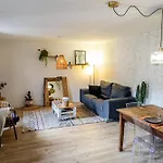 Charmante Petite Maison Sur Le Port Du Legue