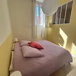 L'Etage-30M2 Au Coeur D'Un Immeuble Haussmannien