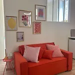 L'Etage-30M2 Au Coeur D'Un Immeuble Haussmannien