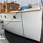 Yacht Karaboudjan