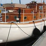 Yacht Karaboudjan