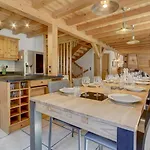Chalet Guytoune Est Un Authentique Chalet De Luxe Aux Prestations Exceptionnelles Avec Vue Imprenable