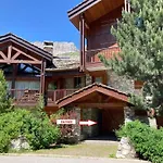 Duplex 3 Pieces Avec Mezzanine, Centre De Val D'Isere, Proche Des Pistes, Parking Et Cheminee - Fr-1-567-24
