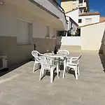 Appartement De Plein Pied Avec Parking Privee A 300 M De La Plage.