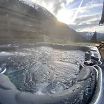 Superbe Chalet 15 Pers. Avec Spa, Sauna, Proche Telecabine Et Centre, Equipements Complets - Fr-1-679-17