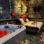 Versace Suite