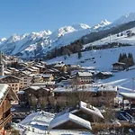 A La Clusaz: Proche Pistes Et Cours De Ski, Spacieux, 2** - Fr-1-304-208