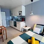 Studio Dans Quartier Calme - Climatisation - Terrasse - Parking - A 900M Des Plages Et 400M Des Commerces
