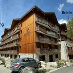 Duplex Renove Avec Parking, Proche Centre Et Remontees, Navette Et Bus A Deux Pas - Fr-1-567-41