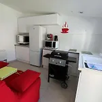 Maison Avec Jardin, Piscine Et Parking A 150M De La Plage - Fr-1-776-112