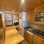 Appartement Familial A Meribel Pres Des Pistes, 3 Chambres, Casier A Skis, Non-Fumeur - Fr-1-355-265