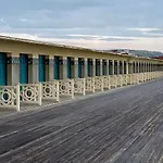 Studio En Rez De Jardin Deauville Centre Et Plage