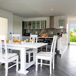 Pet Friendly Home In Ares