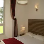 Nice Studio In A Castle Not Far From The Breton Beaches