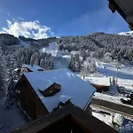Appart. Ensoleille Skis Aux Pieds A Meribel Avec Parking, Cheminee - Fr-1-411-937