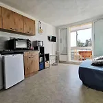 Residence Le Carlton - 2 Pieces 4 Couchages Port Leucate. Ref: 2Car_128Ac Mae-0911
