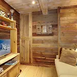 Appartement De Standing A Courchevel - 3 Chambres, Parking, Acces Pistes, Vue Sur La Vallee - Fr-1-575-236