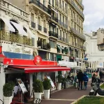 Joli Nid Douillet Au Vieux-Port
