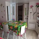 Mobil Home Dans Camping Familial