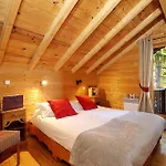 Charming Chalet 8 En Suite Bedrooms