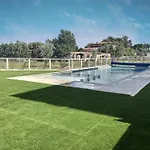 Apartment With Balcony Or Terrace