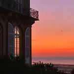 Townhouse Trouville - Appart'Hotel & Studios