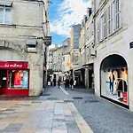 Le Boudoir De Thais