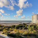 Annonce Professionnelle. Bel Appartement Vue Mer Pour 4 Personnes Avec Parking Prive