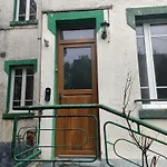 Villa Des Roses - Appart T2, 31M2, 1Er Etage, Vue Jardin, 