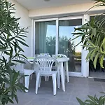 Port Camargue, T2 Climatise, Terrasse, Parking, Animaux Admis - Fr-1-250-219